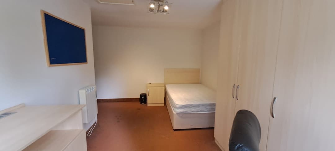 8 Bed Deluxe gallery image 2